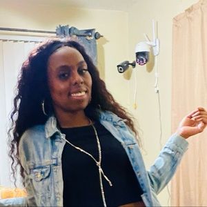 Meet your Posher, Erica